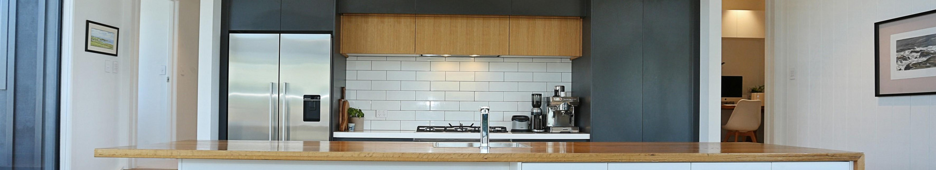 Natural wood style features in this Kitchen by Nigel Molloy Joinery 